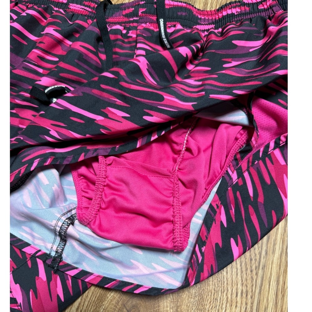 Nike Dri-FIT Women Medium Pink Purple Camo Running‎ Shorts Mesh Side Panels 365 - Picture 8 of 9